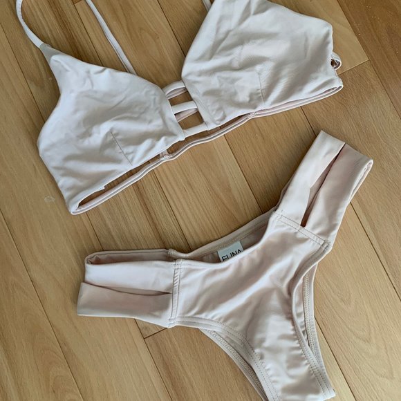 2-piece peach bikini - Picture 1 of 3